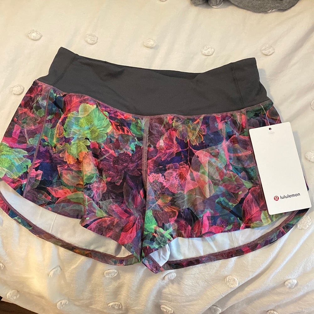 NWT Lululemon Speed Up MR 4” shorts